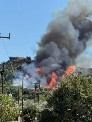 Φωτιά στη Ρόδο υπό έλεγχο μετά από μεγάλης κλίμακας κινητοποίηση πυροσβεστικών δυνάμεων