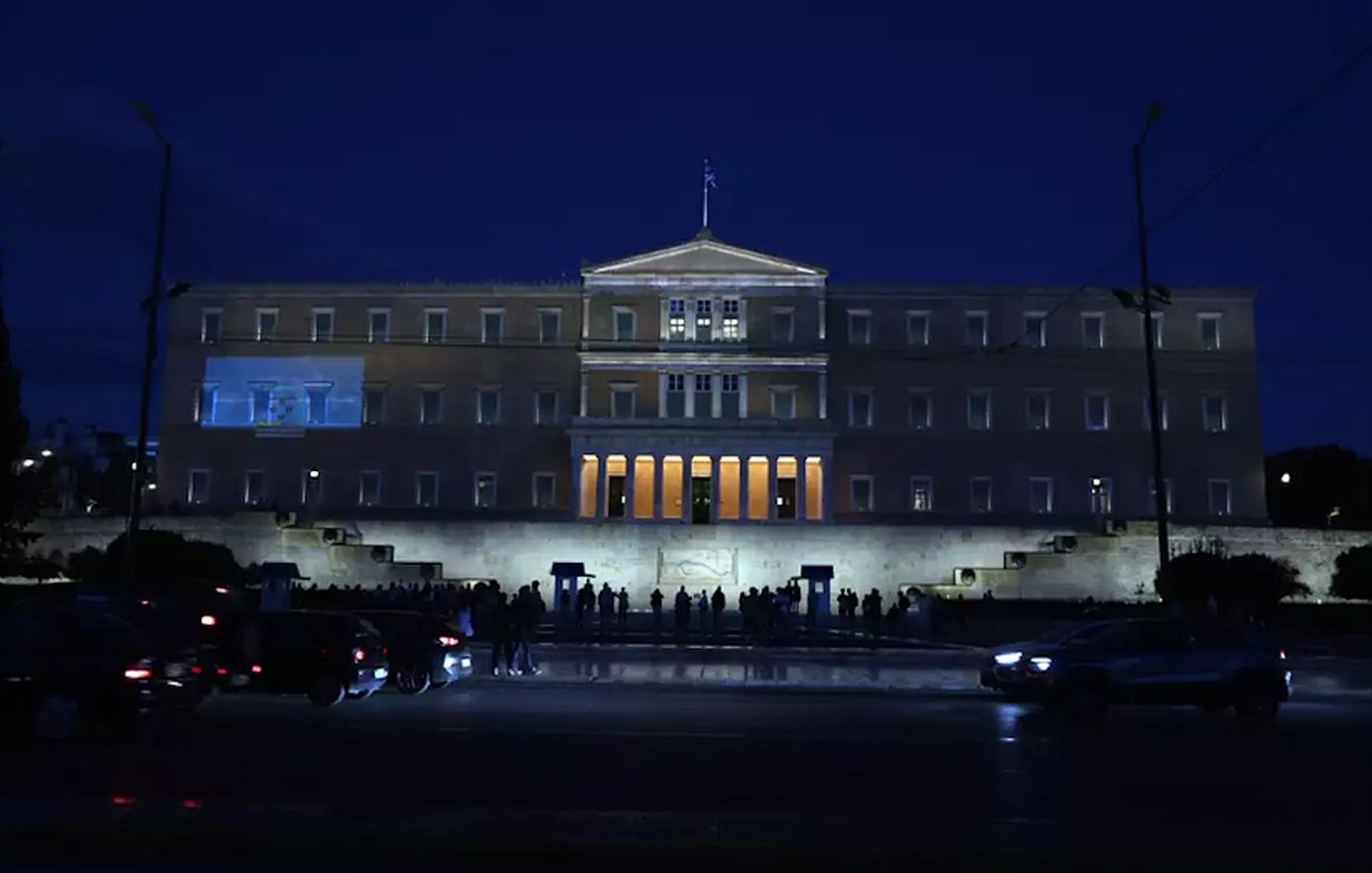 Φωταγώγηση της Βουλής για την Παγκόσμια Ημέρα Νοηματικών Γλωσσών και την Κοινότητα των Κωφών