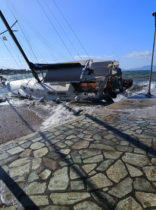 Καταστροφές στα παραλιακά μέτωπα του Παγασητικού από ισχυρούς ανέμους