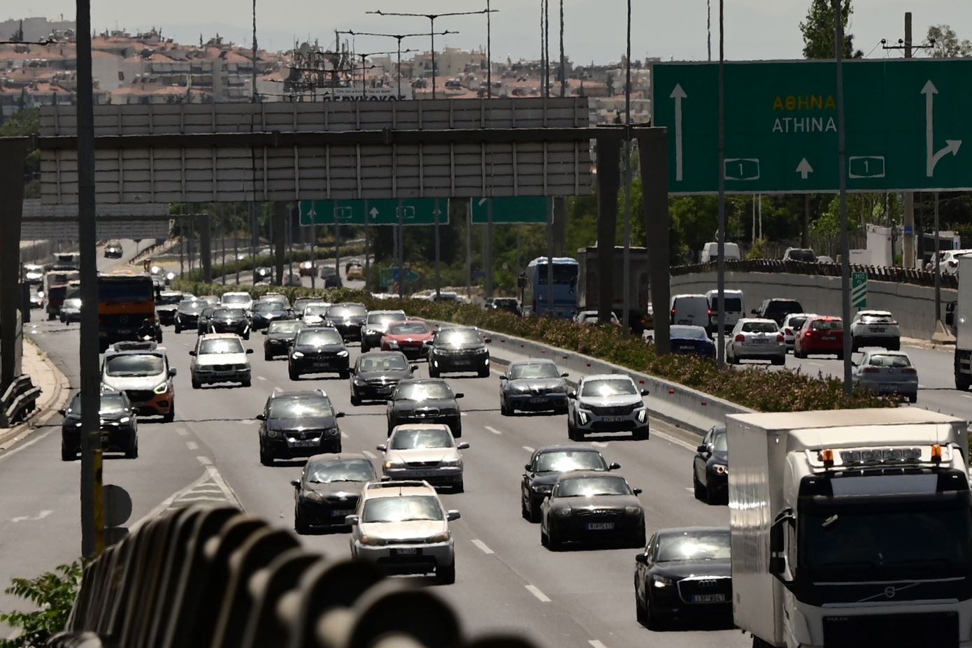 Δυσκολίες στην Κυκλοφορία στην Λεωφόρο Κηφισού και Αττική Οδό λόγω τροχαίων ατυχημάτων