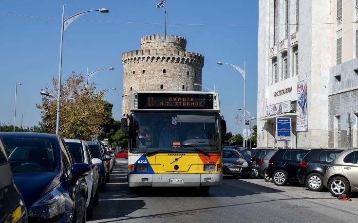 Σύγκρουση λεωφορείων στη Θεσσαλονίκη με πέντε τραυματίες