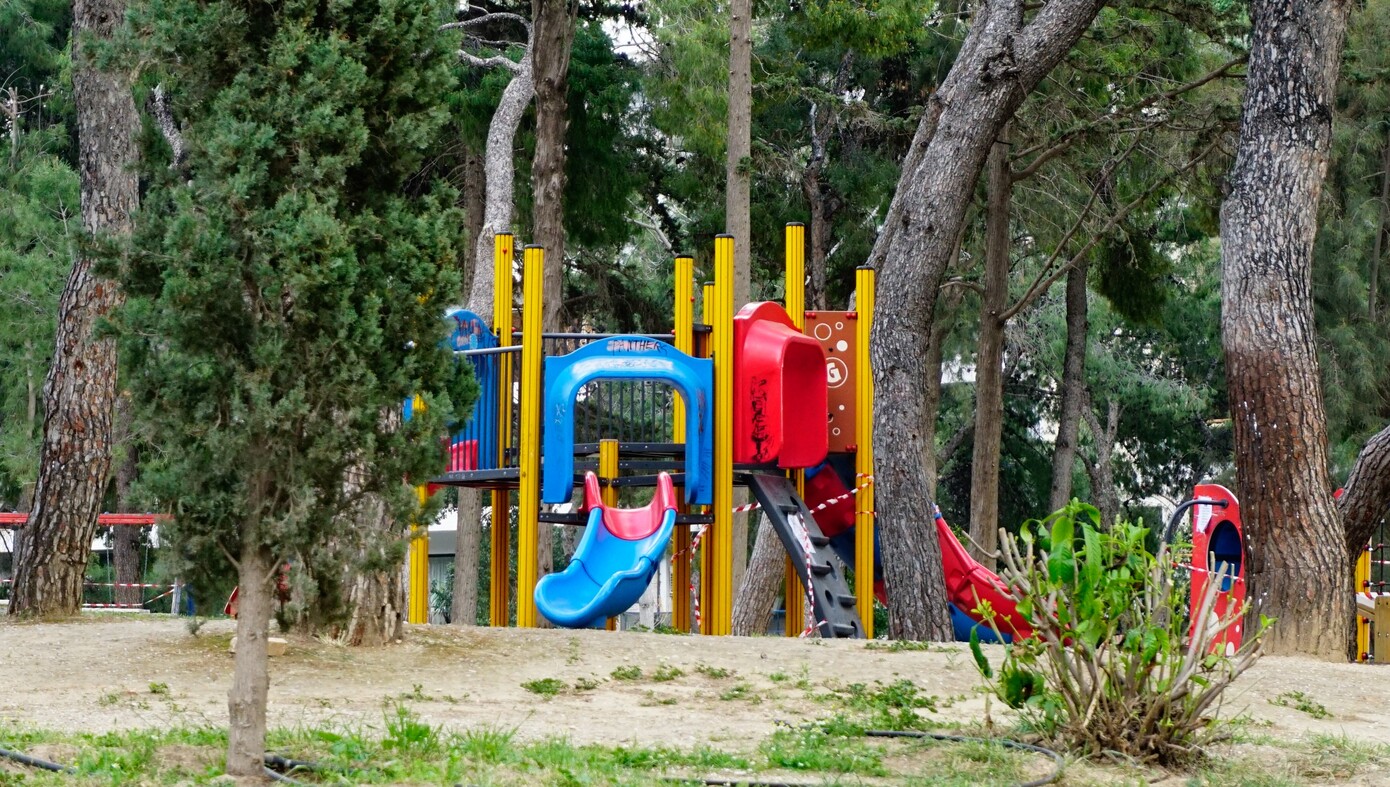 Σοβαρός τραυματισμός παιδιού από πτώση πόρτας σε παιδική χαρά στην Αλεξανδρούπολη