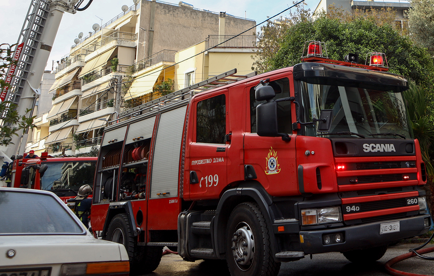 Φωτιά σε Διαμέρισμα στην Κηφισιά Με Επέμβαση Πυροσβεστικών Δυνάμεων